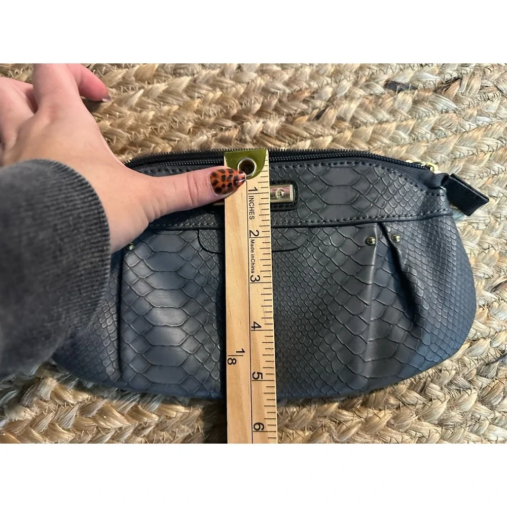 Relic Crossbody Wristlet Clutch Pouch Dark Gray Snake Print 5.5